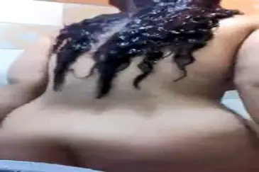 Janda Montok Mandi Sambil Joget Asik